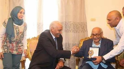 وفاة الأديب السويسى محمد الراوي عن عمر يناهز 76 عامًا