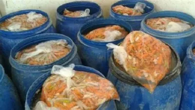 ضبط 5 طن مخلل غير صالح للاستهلاك الآدامي بحملة تموينية بالغربية