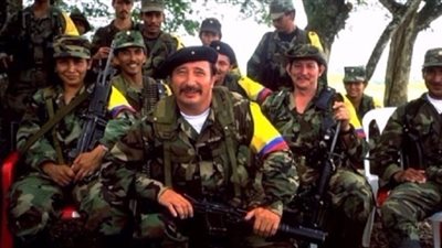 متمردو حركة فارك الكولومبية يبدؤون تسليهم أسلحتهم