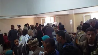  حجز 6 تلاميذ من بين 179 في مستشفي ملوي للاشتباه في إصابتهم بتسمم غذائي