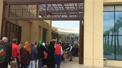 زحام شديد على 