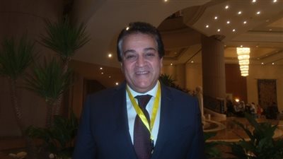 وزير التعليم العالي يتفقد كليات جامعة عين شمس بصحبة خيري رمضان 