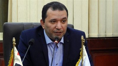 محافظ الأقصر يعقد اجتماعا لمتابعة موقف المشروعات التي يتم تنفيذها