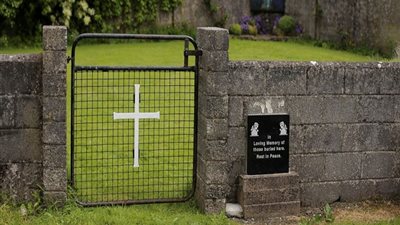 اكتشاف مقبرة جماعية للرضع والأطفال داخل دار للأيتام في أيرلندا