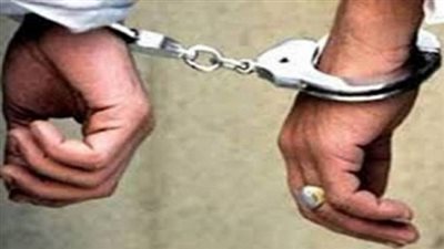 ضبط تاجري مخدرات بحوزتهما كيلو حشيش بالمعصرة