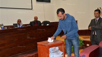 إقبال متوسط على إنتخابات التجديد النصفي لنقابة الصيادلة بالسويس (صور )