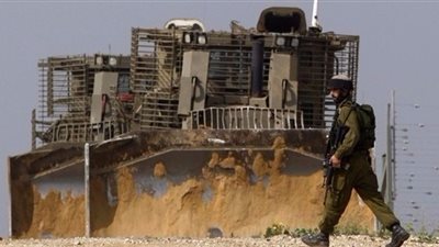 الاحتلال يشرع بتجريف طريق رئيسي غرب بيت لحم