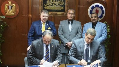 محافظة السويس توقع برتوكول مع جهاز حماية المستهلك لفتح فرع جديد لها (صور)