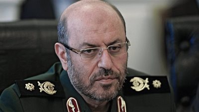 وزير الدفاع الإيراني يعلن تصنيع طائرة حربية جديدة سيتم اختبارها قريبا