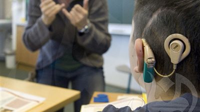 %23 خلال نصف قرن.. علماء يحددون نسبة الإصابة بالصم في امريكا !