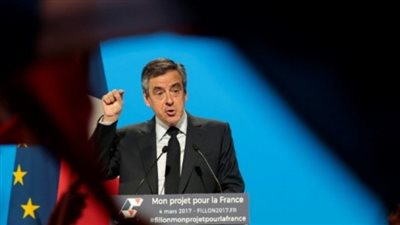 فرنسا: فيون يحشد مؤيديه في باريس من أجل الاستمرار في الانتخابات الرئاسية