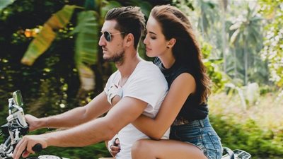 زوجان بريطانيان يقضيان 7 شهور عسل على 