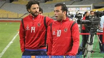 رسميا.. الأهلي يجدد تعاقده مع متعب وغالي لموسم إضافي