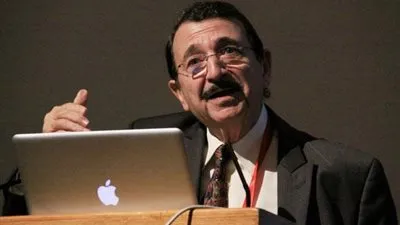 مصطفى السيد: السيسي يراهن على التعليم باعتباره أساس التقدم