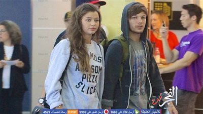 لويس توملينسون في قبضة الشرطة بمطار لوس أنجلوس