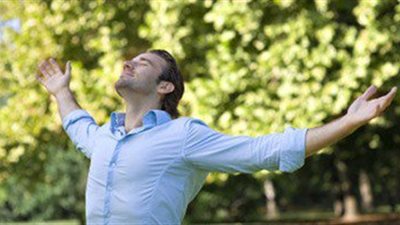 التنفس السليم أفضل طريقة لتهدئة ضربات القلب ومؤثرات الضغوط