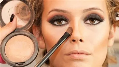 لوجه منحوت في دقيقة.. طريقة عمل كونتور للوجه الطويل (فيديو)