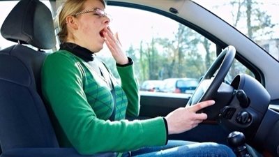 الإرهاق الشديد يماثل تأثير الكحول على قائد السيارة