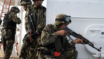 الجيش الجزائري يقتل اثنين من المتشددين المسلحين