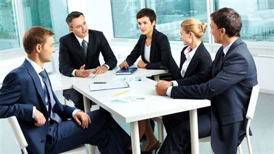 كيف تتعامل مع شخصيات زملاء العمل حتى لا تفقد وظيفتك ؟ 