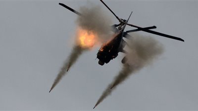 نائب وزير الدفاع الروسي يتفقد مصنعا ينتج مروحيات 