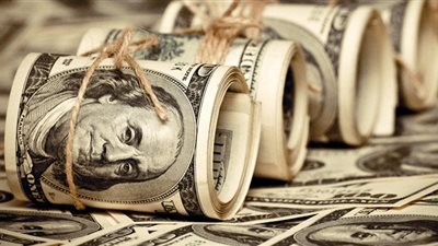 الدولار يوصل جنونه ويقترب من 18 جنيهًا في البنوك 