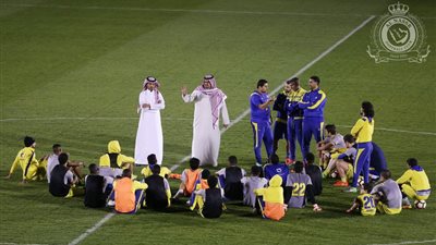 رئيس النصر يوجِّه رسالة للجماهير ويجتمع بالمدرب واللاعبين