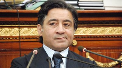 أحمد عز.. 6 سنوات كعب داير في المحاكم.. و