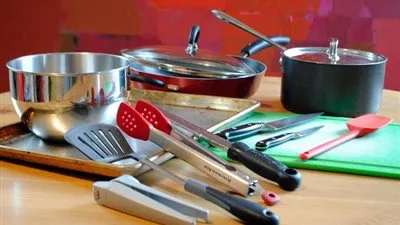 10 أدوات أساسيّة لا غنى عنها في المطبخ 