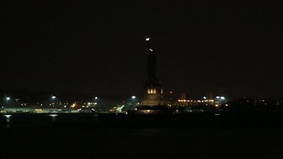 إطفاء أنوار تمثال الحرية في نيويورك