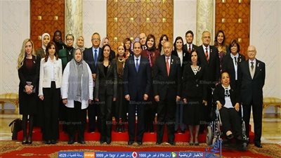 الرئيس السيسى يستقبل أعضاء المجلس القومي للمرأة (صور)
