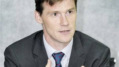 السفير البريطاني بالقاهرة: هناك 6 طلاب مصريين هم الأفضل في العالم