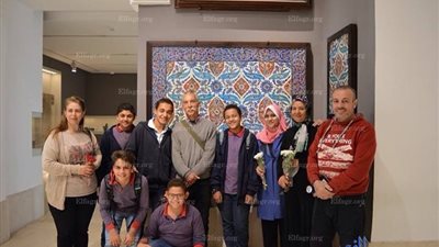 متحف الفن الإسلامي يقدم باقات الزهور لسيدات مصر  