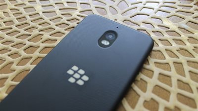 رسميًا.. بلاك بيري تعلن عن إطلاق هاتفها الجديد Aurora اليوم 9 مارس