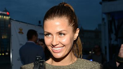 على طريقة الحرب الباردة.. أمريكا تحتجز عارضة أزياء روسية بتهمة التجسس