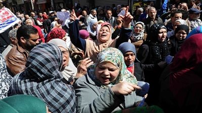 صحف أجنبية عن مظاهرات الخبز: القرار مس موضوعا حساسا لدى العامة  