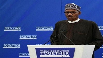 رئيس نيجيريا يعود لبلاده بعد رحلة علاج