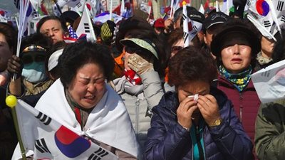 مقتل ثلاثة متظاهرين في كوريا الجنوبية على خلفية إقالة 