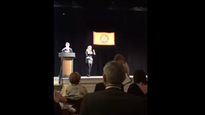 شاهد.. تكريم طبيبة عربية ضمن 18 امرأة متميزة حول العالم في نيويورك (فيديو)