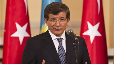 عاجل .. وزير الخارجية التركي يصل الى فرنسا 