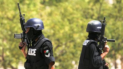 الحكومة الأردنية: ضبط أسلحة أتوماتيكية بحوزة الإرهابيين في مدينة السلط  