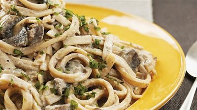 كيفية تحضير لحم ستروغونوف مع الجبن الكريمي؟