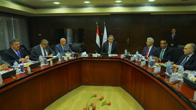 وزير النقل يشهد انعقاد مجلس إدارة هيئة ميناء دمياط البحري 