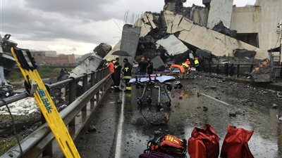 ارتفاع عدد ضحايا انهيار جسر في إيطاليا إلى 38 شخصًا