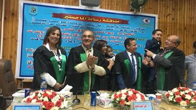 جامعة القاهرة تمنح ناشطا درجة الماجستير على رسالة حول أقباط المهجر (صور)