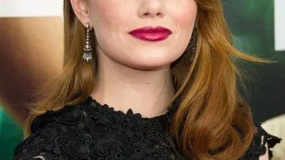 على طريقة النجمات.. تألقي بأحمر الشفاه في عيد الأضحى 