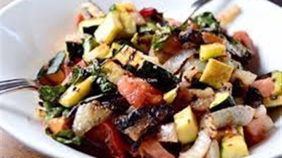 مكونات سلطة الخضار المشوي