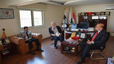 وزير الرياضة يلتقي بـ