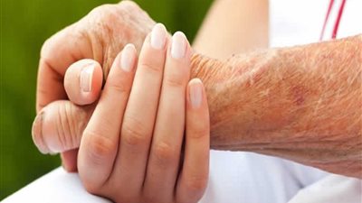 دكتور استشارى يوضح حقيقة العلاج بوخز الأصابع وشحمة الأذن