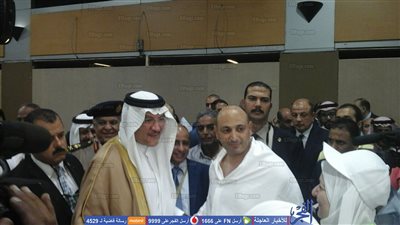 السفير السعودي يودع أسر شهداء الجيش والشرطة المتوجهين للحج